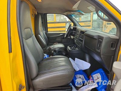 Zdjęcie 11 z 13 samochodu: 2011 GMC SAVANA BOX TRUCK VIN:1GD374CG2B1902098 - miniatura