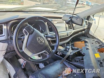 Zdjęcie 8 z 13 samochodu: 2018 TOYOTA HIGHLANDER LIMITED PLATINUM VIN:5TDDZRFH2JS869089 - miniatura