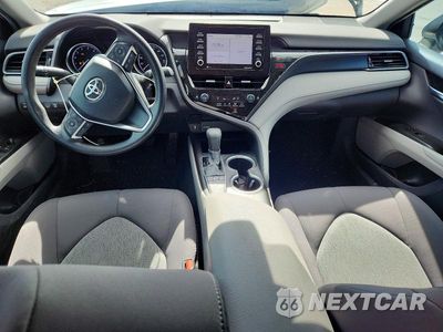 Zdjęcie 8 z 12 samochodu: 2022 TOYOTA CAMRY LE VIN:4T1C11AK8NU684730 - miniatura