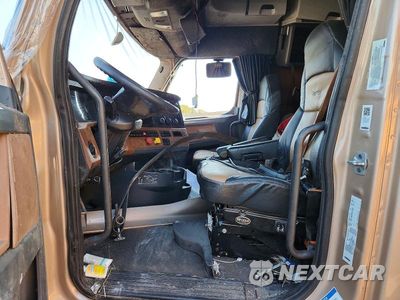 Zdjęcie 7 z 14 samochodu: 2018 FREIGHTLINER CASCADIA 126 SEMI TRUCK VIN:3AKJHHDRXJSGC5862 - miniatura
