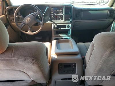 Zdjęcie 8 z 13 samochodu: 2004 CHEVROLET TAHOE C1500 VIN:1GNEC13Z94R321024 - miniatura