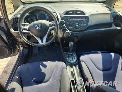 Zdjęcie 8 z 12 samochodu: 2013 HONDA FIT SPORT VIN:JHMGE8H55DC051026 - miniatura