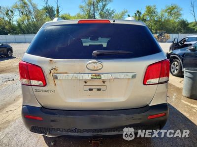 Zdjęcie 6 z 14 samochodu: 2013 KIA SORENTO LX VIN:5XYKTDA27DG416604 - miniatura