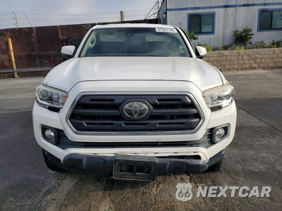 Piąte zdjęcie samochodu w środku: 2018 TOYOTA TACOMA SR5 VIN:5TFRX5GN8JX122986 - miniatura