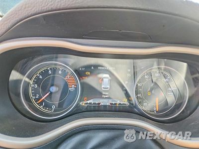 Zdjęcie 9 z 13 samochodu: 2017 JEEP CHEROKEE LIMITED VIN:1C4PJMDSXHW648467 - miniatura