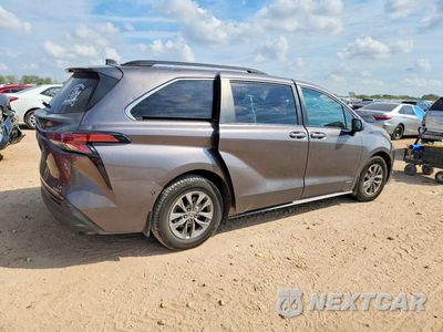 Trzecie zdjęcie samochodu z tyłu: 2021 TOYOTA SIENNA LE VIN:5TDKRKEC2MS031931 - miniatura