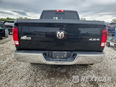 Zdjęcie 6 z 12 samochodu: 2018 RAM 1500 SLT VIN:3C6RR7LGXJG235315 - miniatura