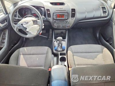 Zdjęcie 8 z 13 samochodu: 2017 KIA FORTE LX VIN:3KPFK4A79HE053127 - miniatura