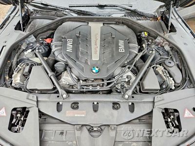 Zdjęcie 11 z 12 samochodu: 2015 BMW 750 LXI VIN:WBAYF8C57FD653897 - miniatura