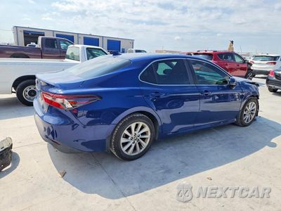 Trzecie zdjęcie samochodu z tyłu: 2023 TOYOTA CAMRY LE VIN:4T1R11AK4PU094022 - miniatura