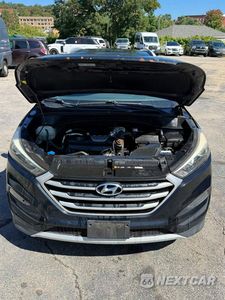 Piąte zdjęcie samochodu w środku: 2016 HYUNDAI TUCSON SPORT VIN:KM8J3CA20GU227068 - miniatura