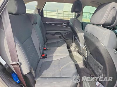 Zdjęcie 10 z 12 samochodu: 2016 KIA SORENTO L VIN:5XYPG4A34GG164818 - miniatura