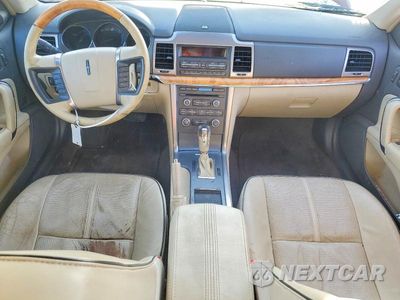Zdjęcie 8 z 12 samochodu: 2010 LINCOLN MKZ VIN:3LNHL2GC0AR634637 - miniatura