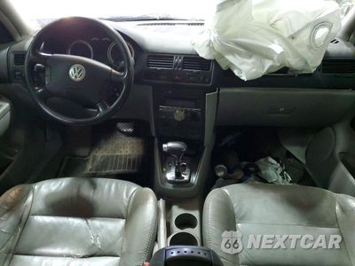 Zdjęcie 8 z 13 samochodu: 2005 VOLKSWAGEN JETTA GLS TDI VIN:3VWSR69M75M053450 - miniatura