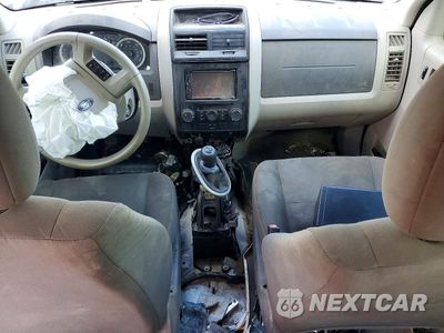 Zdjęcie 8 z 13 samochodu: 2011 FORD ESCAPE XLS VIN:1FMCU0C72BKB33646 - miniatura