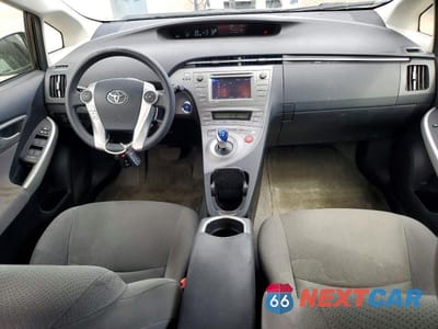 Zdjęcie 8 z 12 samochodu: 2013 TOYOTA PRIUS THREE VIN:JTDKN3DU7D1689270 - miniatura
