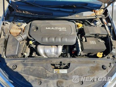 Zdjęcie 11 z 12 samochodu: 2015 CHRYSLER 200 LIMITED VIN:1C3CCCAB6FN672005 - miniatura
