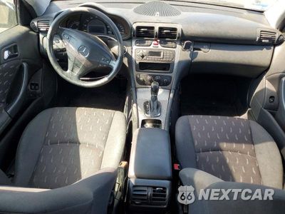 Zdjęcie 8 z 12 samochodu: 2002 MERCEDES-BENZ C 230K SPORT COUPE VIN:WDBRN47J72A199381 - miniatura