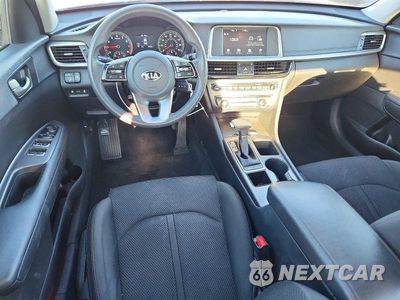 Zdjęcie 8 z 12 samochodu: 2019 KIA OPTIMA LX VIN:5XXGT4L31KG288180 - miniatura
