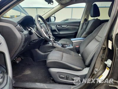 Zdjęcie 7 z 14 samochodu: 2017 NISSAN ROGUE SV VIN:KNMAT2MT1HP501753 - miniatura