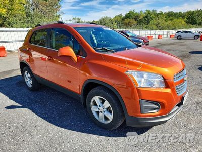 Czwarte zdjęcie samochodu z boku: 2016 CHEVROLET TRAX 1LT VIN:KL7CJPSB6GB722151 - miniatura