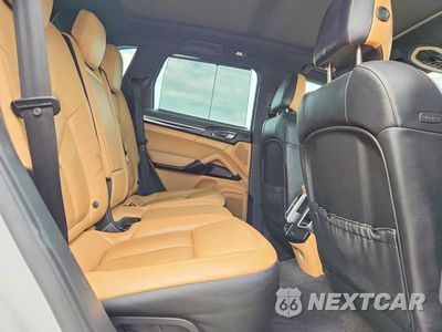 Zdjęcie 11 z 14 samochodu: 2016 PORSCHE CAYENNE SE HYBRID VIN:WP1AE2A25GLA17112 - miniatura