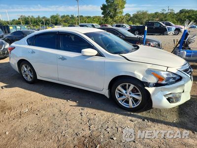 Czwarte zdjęcie samochodu z boku: 2014 NISSAN ALTIMA 2.5 SV VIN:1N4AL3APXEN233229 - miniatura