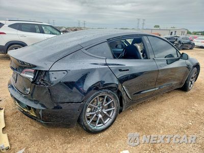 Trzecie zdjęcie samochodu z tyłu: 2019 TESLA MODEL 3 VIN:5YJ3E1EA7KF410322 - miniatura