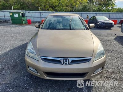 Piąte zdjęcie samochodu w środku: 2005 HONDA ACCORD LX VIN:1HGCM56435A167111 - miniatura
