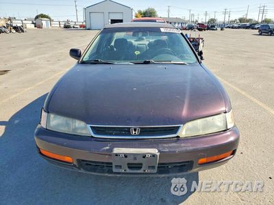 Piąte zdjęcie samochodu w środku: 1997 HONDA ACCORD SE VIN:1HGCD5605VA132437 - miniatura