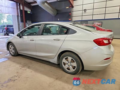 Drugie zdjęcie samochodu z przodu: 2017 CHEVROLET CRUZE LS VIN:3G1BC5SM2HS565876 - miniatura