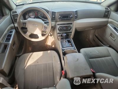 Zdjęcie 8 z 12 samochodu: 2006 JEEP GRAND CHEROKEE LAREDO VIN:1J4GR48K46C341386 - miniatura