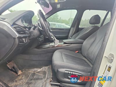 Zdjęcie 7 z 13 samochodu: 2018 BMW X5 XDR40E VIN:5UXKT0C56J0W00500 - miniatura