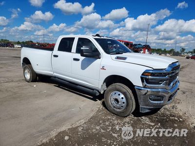 Czwarte zdjęcie samochodu z boku: 2025 RAM 3500 TRADESMAN VIN:3C63RRGL2SG550524 - miniatura