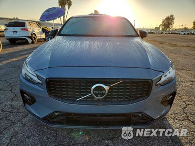 Piąte zdjęcie samochodu w środku: 2024 VOLVO S60 PLUS VIN:7JRL12FL6RG325393 - miniatura