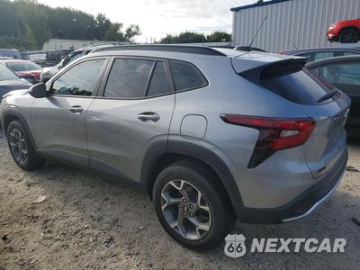 Drugie zdjęcie samochodu z przodu: 2025 CHEVROLET TRAX 1LT VIN:KL77LHEP4SC220492 - miniatura