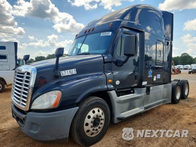 Piąte zdjęcie samochodu w środku: 2018 FREIGHTLINER CASCADIA 125 SEMI TRUCK VIN:3AKJGLDR6JDJK3975 - miniatura