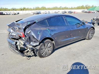 Trzecie zdjęcie samochodu z tyłu: 2025 TESLA MODEL 3 VIN:5YJ3E1EB6SF015637 - miniatura