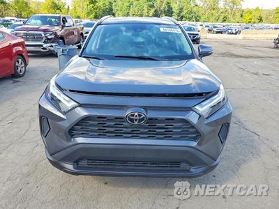 Piąte zdjęcie samochodu w środku: 2023 TOYOTA RAV4 XLE VIN:2T3P1RFV5PC325432 - miniatura