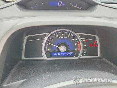 Zdjęcie 9 z 12 samochodu: 2008 HONDA CIVIC LX VIN:2HGFG12618H504661 - miniatura