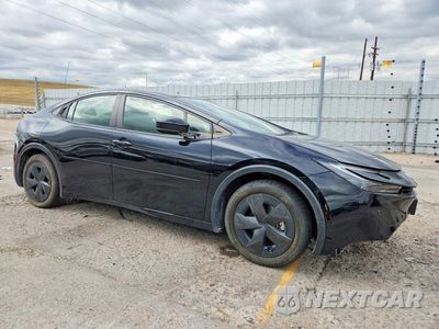 Czwarte zdjęcie samochodu z boku: 2024 TOYOTA PRIUS LE VIN:JTDACAAU7R3031759 - miniatura