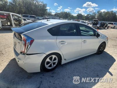 Trzecie zdjęcie samochodu z tyłu: 2014 TOYOTA PRIUS THREE VIN:JTDKN3DU5E1777347 - miniatura