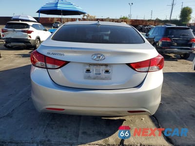 Zdjęcie 6 z 12 samochodu: 2013 HYUNDAI ELANTRA GLS VIN:KMHDH4AE2DU750876 - miniatura