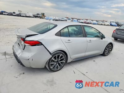 Trzecie zdjęcie samochodu z tyłu: 2020 TOYOTA COROLLA SE VIN:5YFS4RCEXLP015561 - miniatura