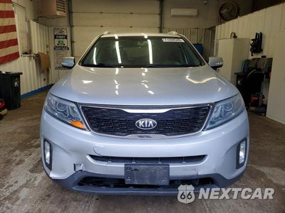 Piąte zdjęcie samochodu w środku: 2015 KIA SORENTO LX VIN:5XYKTCA64FG616565 - miniatura