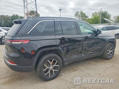 Trzecie zdjęcie samochodu z tyłu: 2025 JEEP GRAND CHEROKEE LIMITED VIN:1C4RJHBG2SC358389 - miniatura