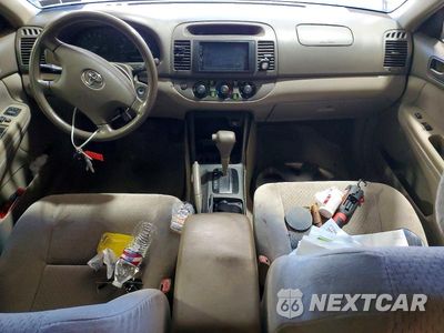 Zdjęcie 8 z 12 samochodu: 2004 TOYOTA CAMRY LE VIN:4T1BE32KX4U362048 - miniatura