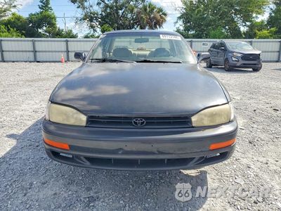 Piąte zdjęcie samochodu w środku: 1994 TOYOTA CAMRY LE VIN:4T1SK12EXRU441282 - miniatura