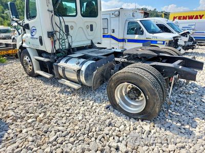 Zdjęcie 12 z 12 samochodu: 2014 FREIGHTLINER CASCADIA SEMI TRUCK VIN:1FUBGAD48ELFB1671 - miniatura
