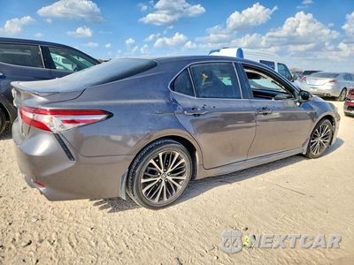 Trzecie zdjęcie samochodu z tyłu: 2018 TOYOTA CAMRY SE VIN:4T1B11HK5JU553573 - miniatura